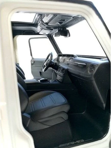 Rastar Radijo bangomis valdoma mašinėlė Mercedes G63, balta