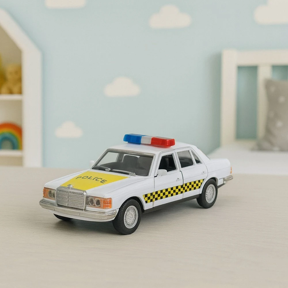 Lean Toys Policijos automobilis metalinis 1:32 su atidaromomis durimis 13 cm