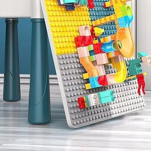 Lean Toys LeanToys Konstrukciniai kaladėlės 197 elementai + stalelis ir kėdutė