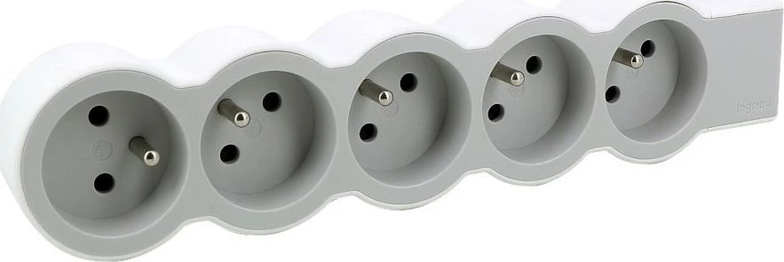 Legrand Nešiojamas ilgintuvas 5X2P+Z B/P-B/S 049498 himp