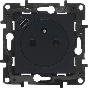 Legrand Niloe Step - 2P+E maitinimo lizdas su USB tipo C esančiu plokštelėje, automatiniai gnybtai, su užraktu - juoda 863538