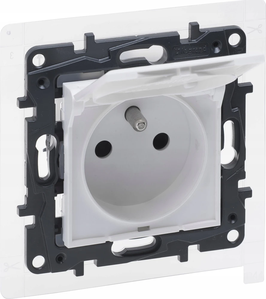 Legrand Niloe Step - maitinimo lizdas 2P+Z IP44, automatiniai gnybtai, su užraktu - balta spalva 863136