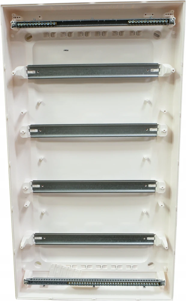 Legrand PRACTIBOX S modulinė paviršiuje montuojama skirstomoji plokštė 4x18 baltos durys 137429