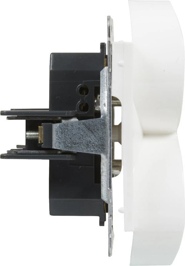 Legrand SUNO Dvivietis lizdas 2x2P + su balta 16A 250V sraigto terminalai 721191