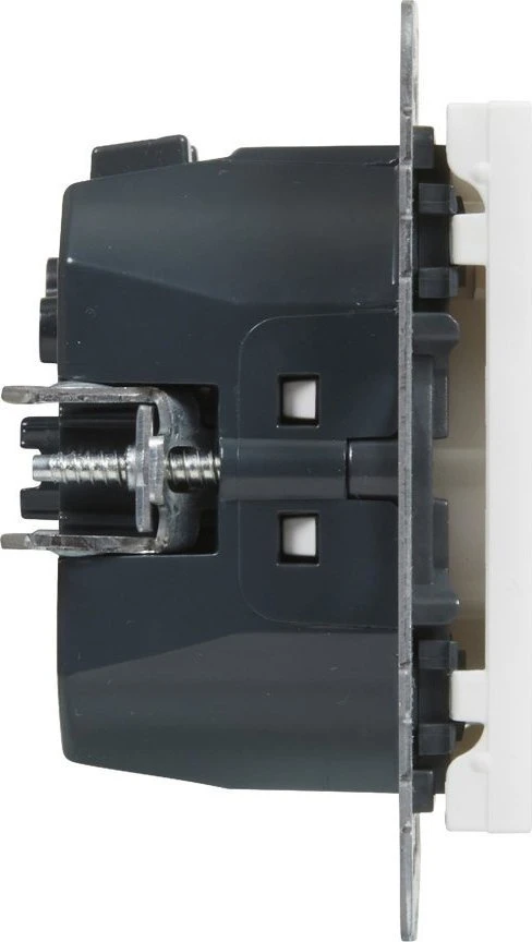 Legrand Elektros lizdas 2P+Z - 16 A - su USB Type-C - 1,5 A - automatiniai gnybtai - su apsaugine pertvara (721189)