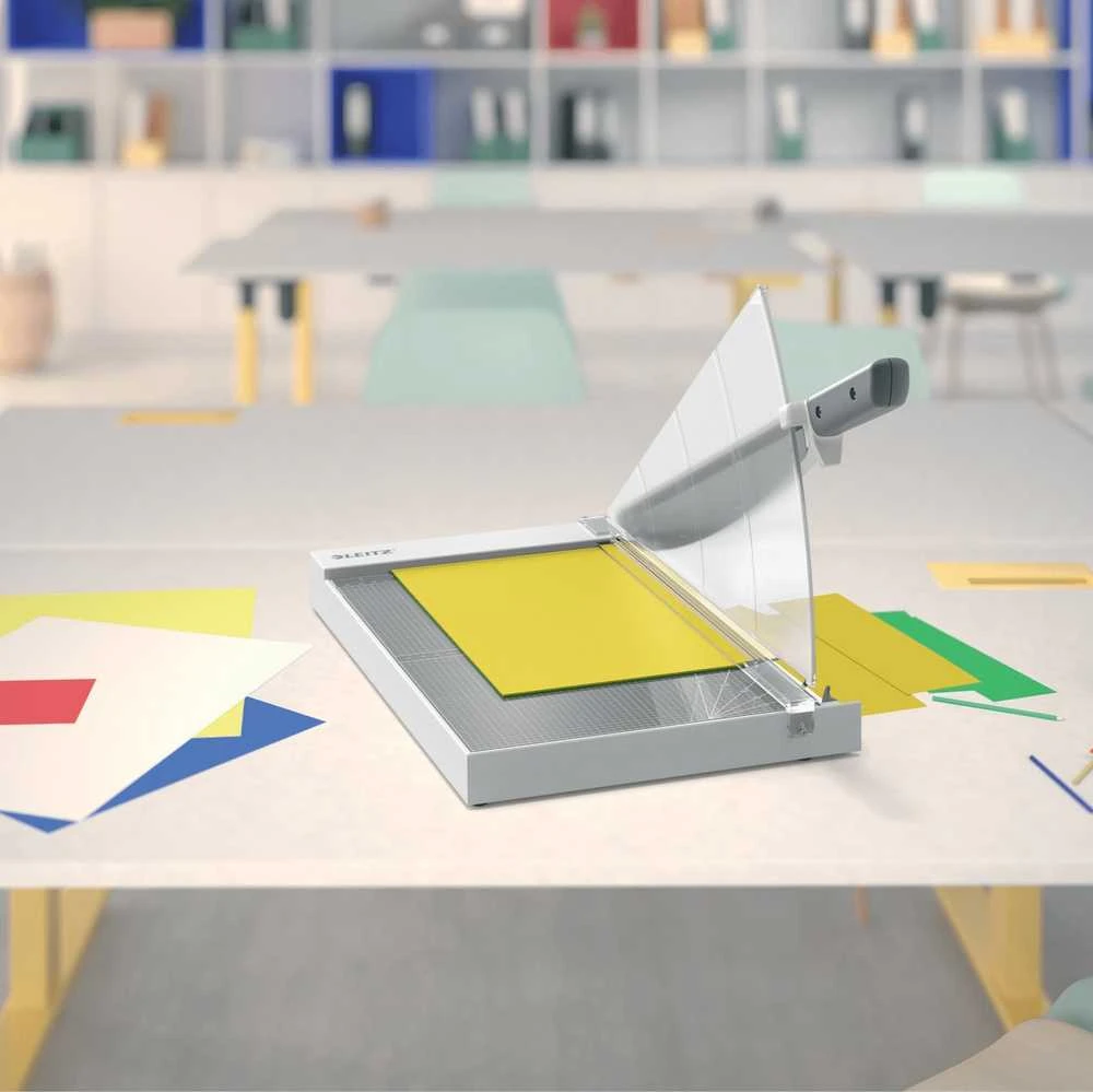 Giljotina LEITZ Precision Office A4+