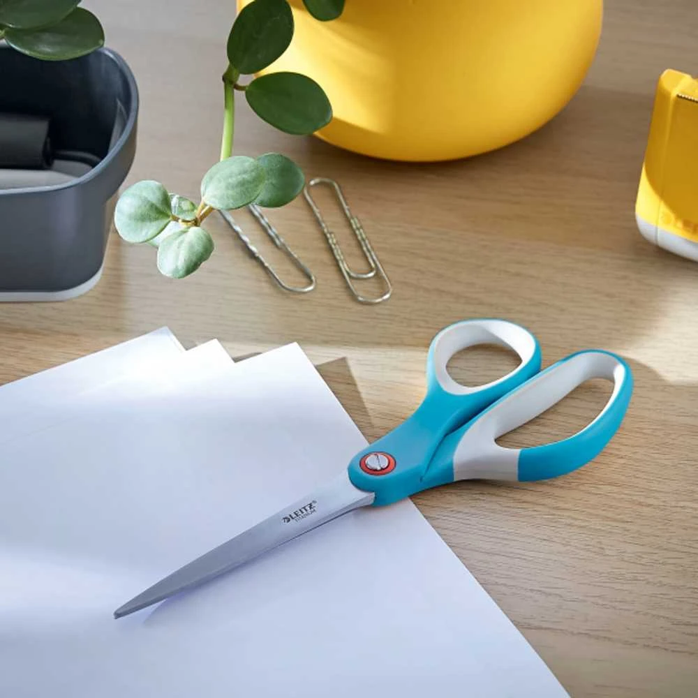 Mėlynos Leitz Cosy žirklės su nerūdijančio plieno ašmenimis