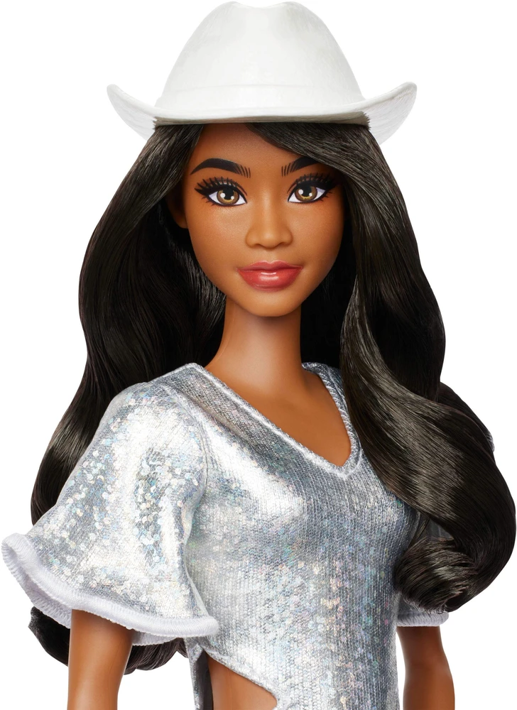 Mattel BARBIE madistė sidabro spalvos suknele (HYT95)