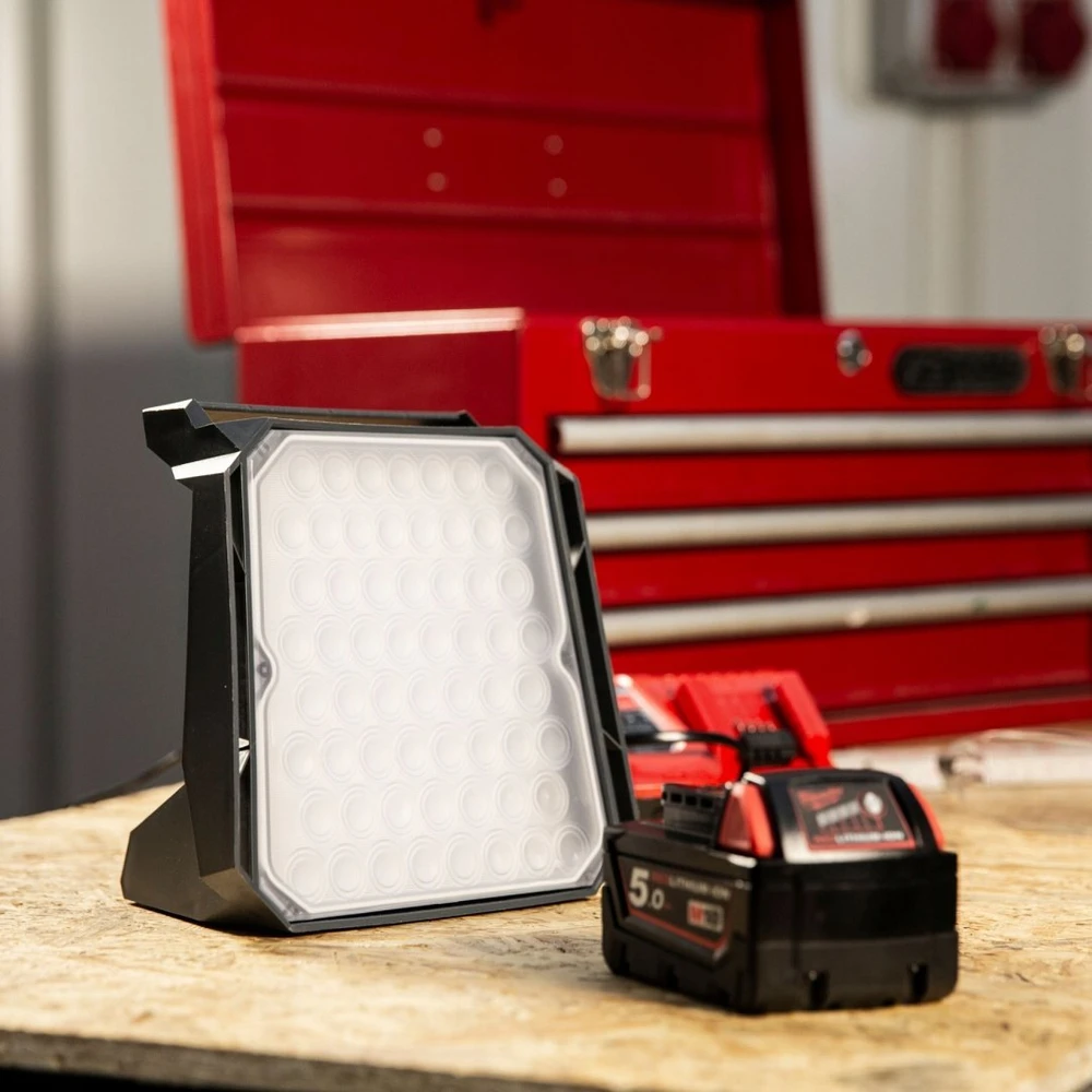 Lena Lighting MAGNUM MULTI-BATTERY XS (BOSCH 18V PROFESSIONAL SYSTEM) 2300lm 840 IP20 III klasė 249549