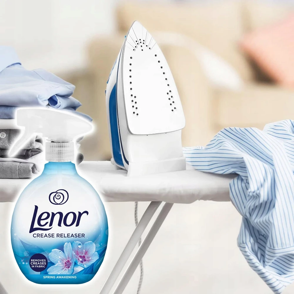 Audinių lyginimo purškiklis LENOR Spring Awakening, 500ml