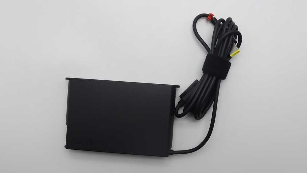 Nešiojamojo kompiuterio maitinimo adapteris Lenovo 135 W, 2.5 A, 20 V (5A11K67847)