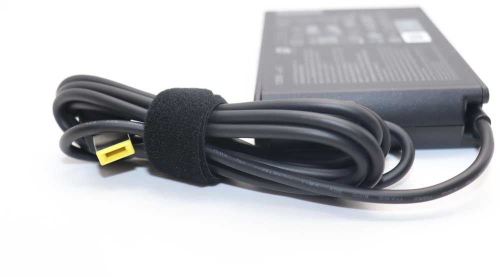 Nešiojamojo kompiuterio maitinimo adapteris Lenovo 135 W, 2.5 A, 20 V (5A11K67847)