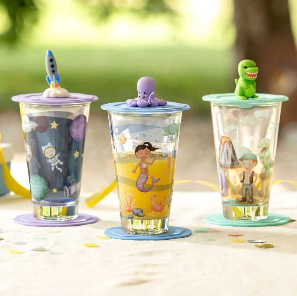 Leonardo Stiklinė su dangteliu ir lėkštute 300 ml dinozauras BAMBINI AVVENTURA -
