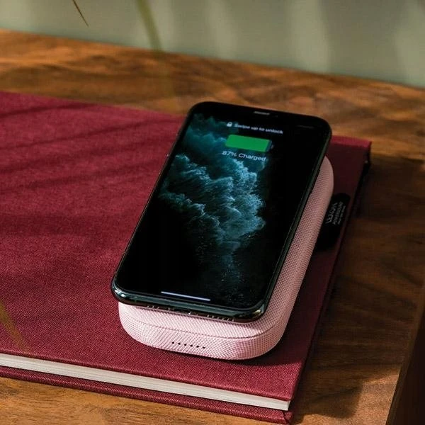 Lexon Powersound belaidė išorinė baterija 5000 mAh su „Bluetooth“ garso kalba, rožinė, LA128P