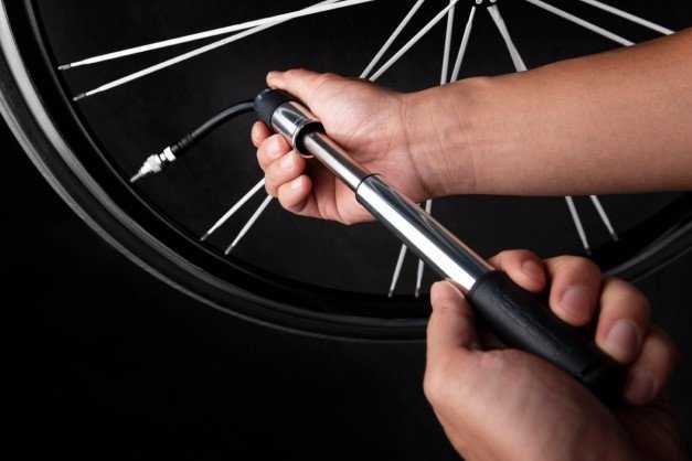 Lezyne Rankinė pompa Birzman Velocity Road 160psi 11bar CNC juoda