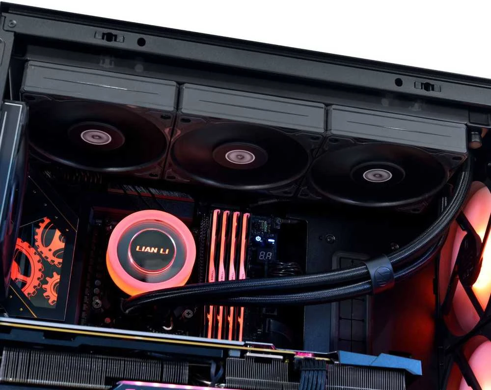 Lian Li 360mm skysto aušinimo sistema su LED apšvietimu