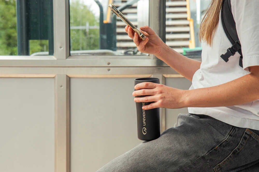 Termosas Lifeventure One Touch Thermal Mug - Juoda