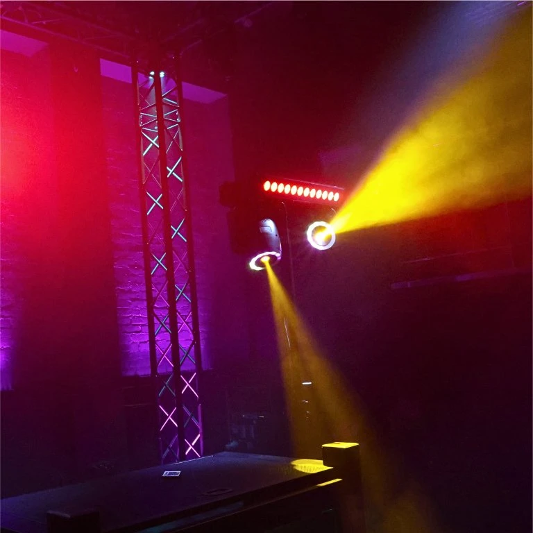 Carruzzo LIGHT4ME CLONE 1 LED RGBW šviesos efektas 2 galvutės