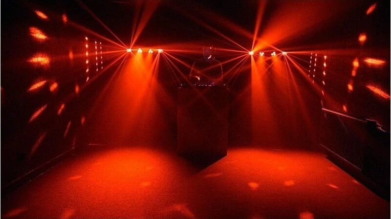 L4M LIGHT4ME LED BAR DERBY PAR apšvietimo komplektas