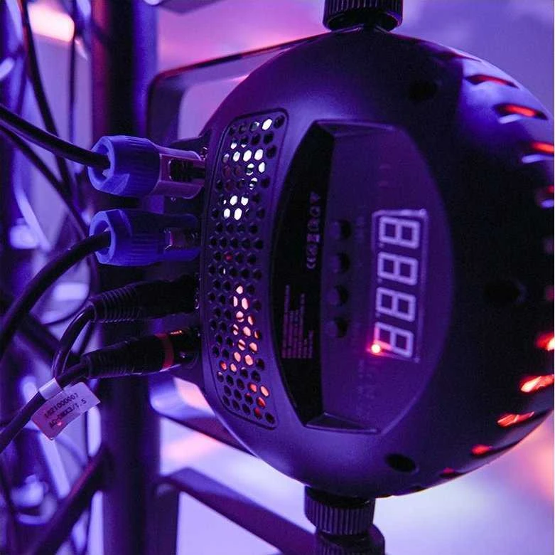 L4M LIGHT4ME HYPNO PAR scenos prožektoriaus LED efektas