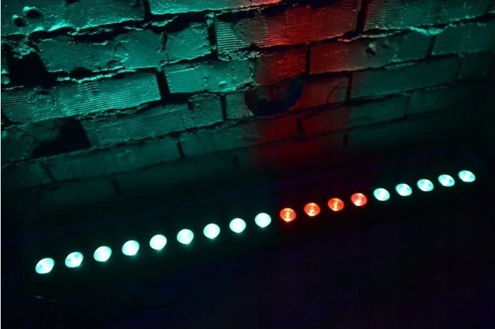 LIGHT4ME PIXEL BAR 18 RGBW IR LED juosta + nuotolinio valdymo pultas
