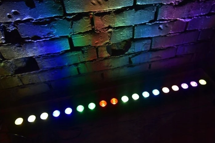 LIGHT4ME PIXEL BAR 18 RGBW IR LED juosta + nuotolinio valdymo pultas