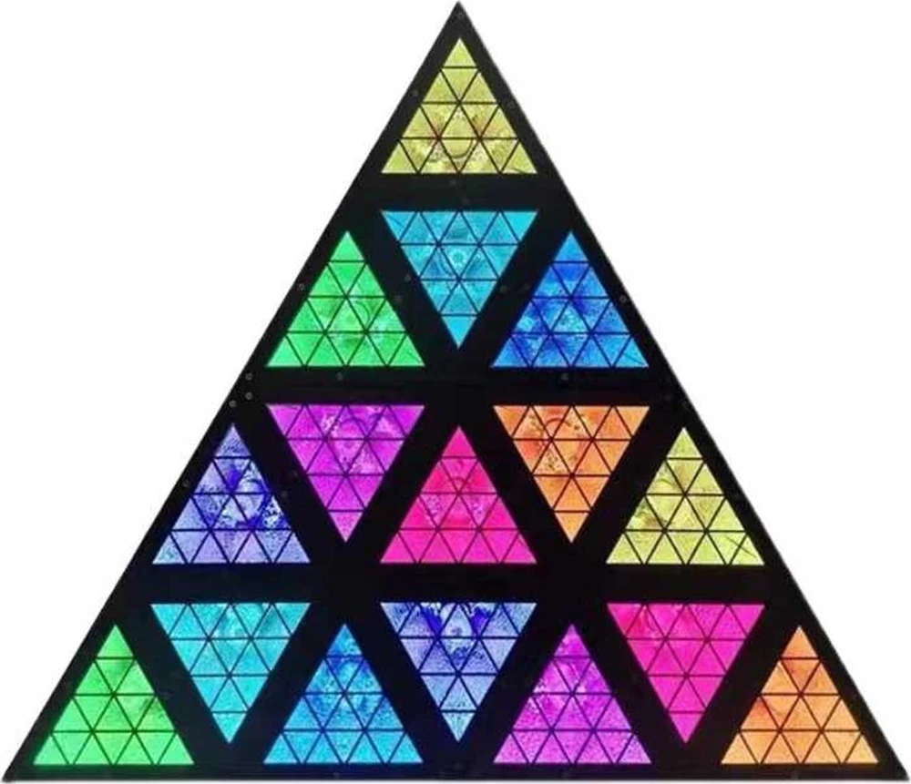L4M LED LIGHT4ME TRIANGIS 64x2W RGBA apšvietimo efektas
