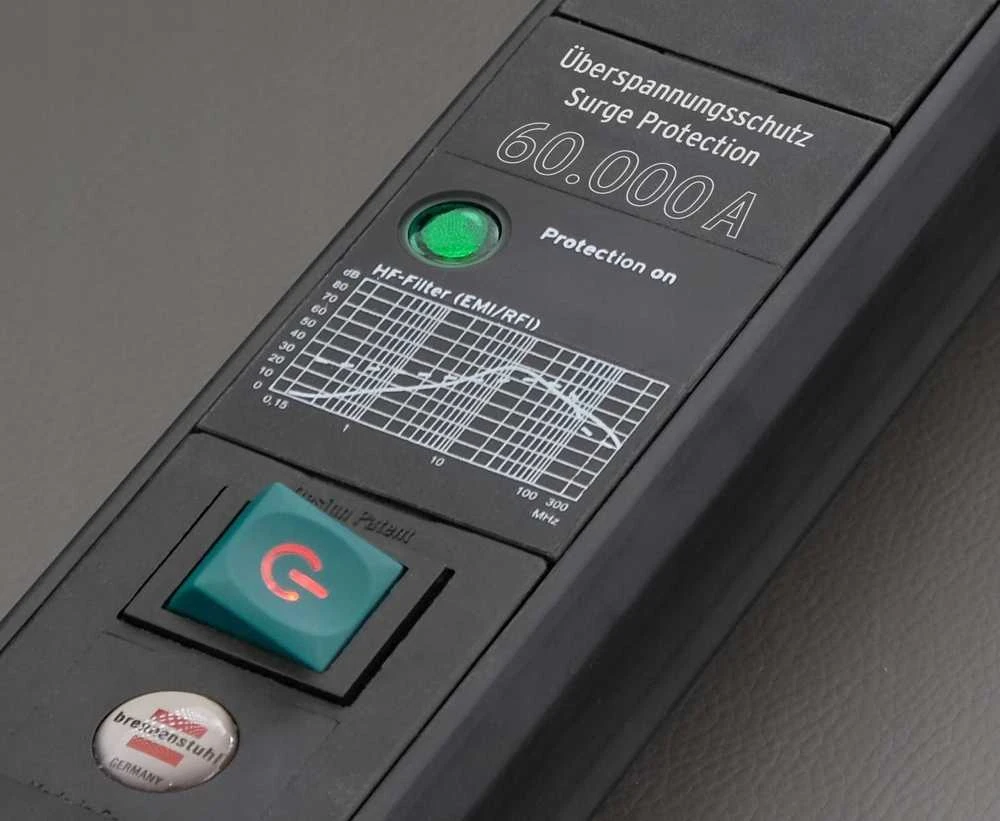 Carruzzo Brennenstuhl 1951160401 elektros tinklo ilgintuvas 3 m 6 AC išvestis(ys / čių) Vidaus Juoda