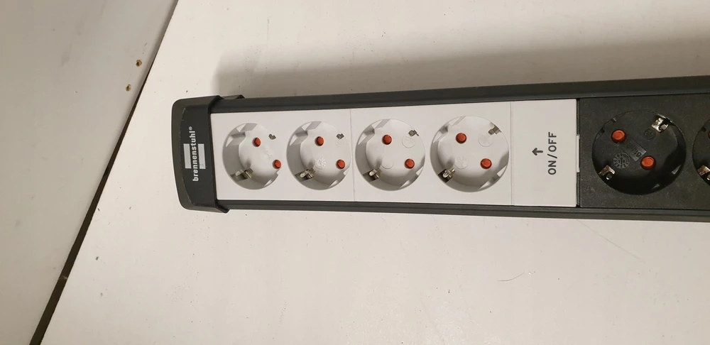 Carruzzo Brennenstuhl 1951560103 elektros tinklo ilgintuvas 3 m 6 AC išvestis(ys / čių) Vidaus Juoda, Šviesiai Žalia