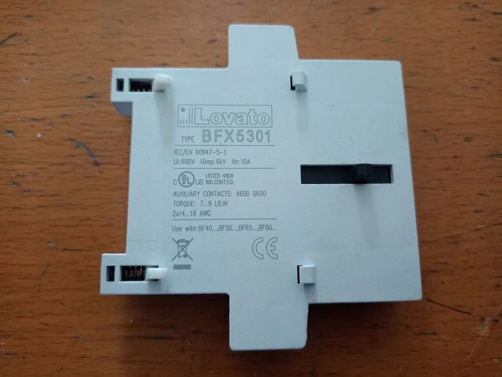 „Lovato Electric“ mechaninis blokatorius BF40-BF94 kontaktoriams su 2 NC kontaktais, montuojamas šone BFX5301