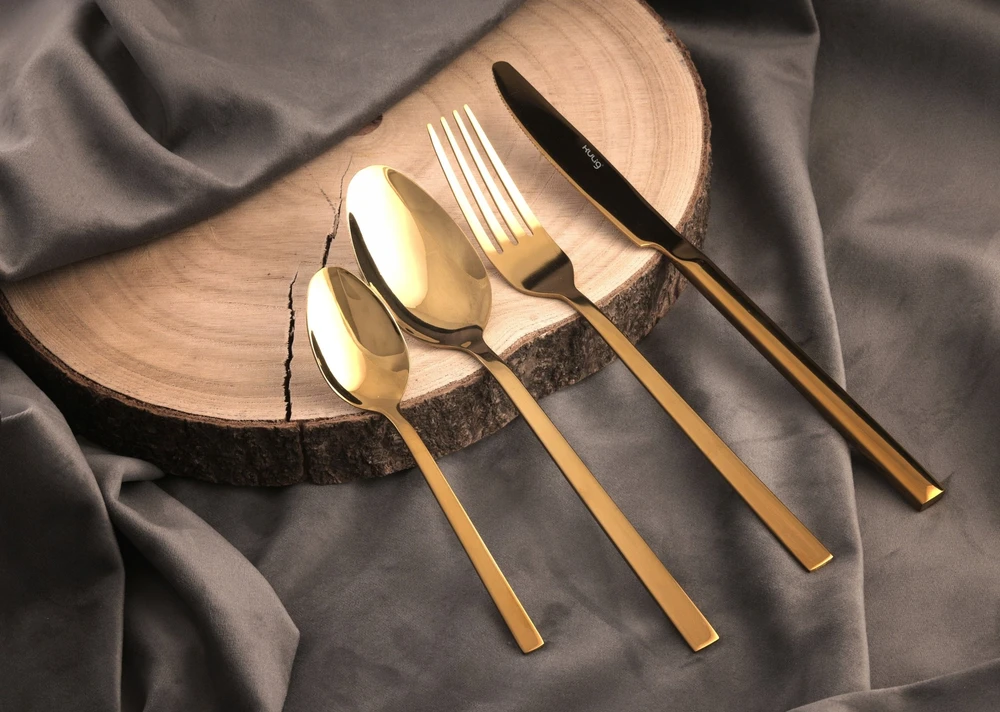 Lumarko PIANO SHINY GOLD STALO ĮRANKIŲ RINKINYS 24 VIENETAI DĖŽUTĖJE 1951