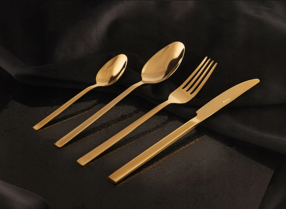 Lumarko PIANO SHINY GOLD STALO ĮRANKIŲ RINKINYS 24 VIENETAI DĖŽUTĖJE 1951