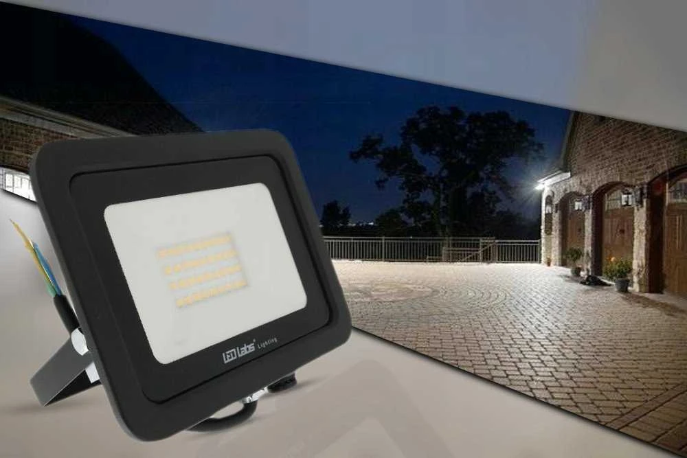 Lumax Prožektorius LED FLOODLIGHT 50W 4250lm 4000K IP65 neutraliai balta NW juodas 3 metų garantija LED LabsFAROFORM