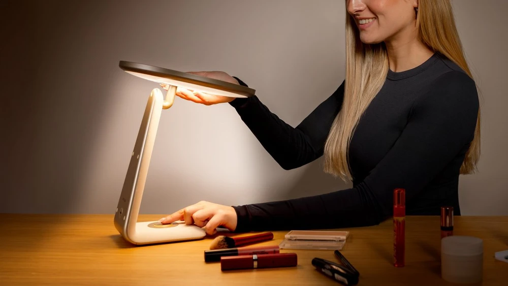 Kosmetinis veidrodėlis Cecotec FaceCare Mirror dizainas su apšvietimo lempa 2000mAh