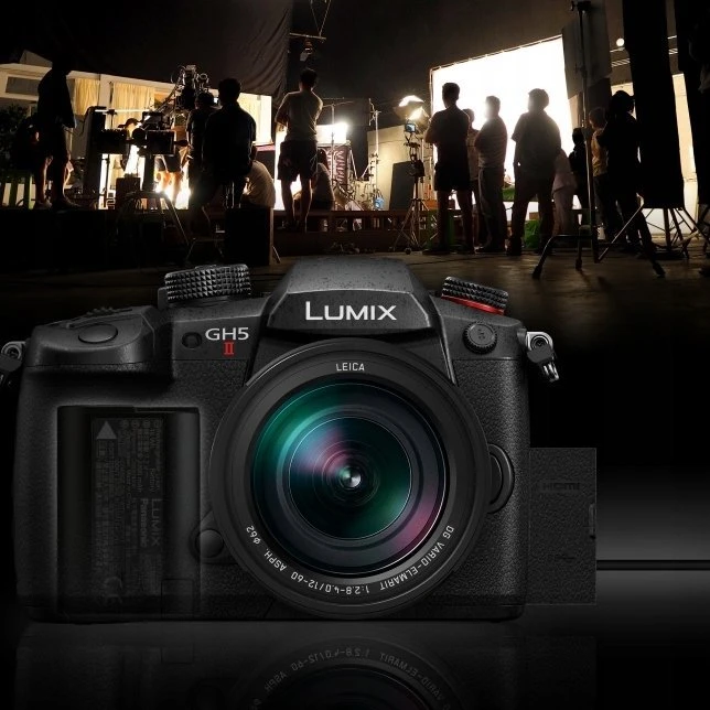 Panasonic Lumix G GH5 II (DC-GH5M2M) + Panasonic LUMIX G Vario 12-60mm f/3.5-5.6 Asph. Power OIS (H-FS12060) (Juodas)