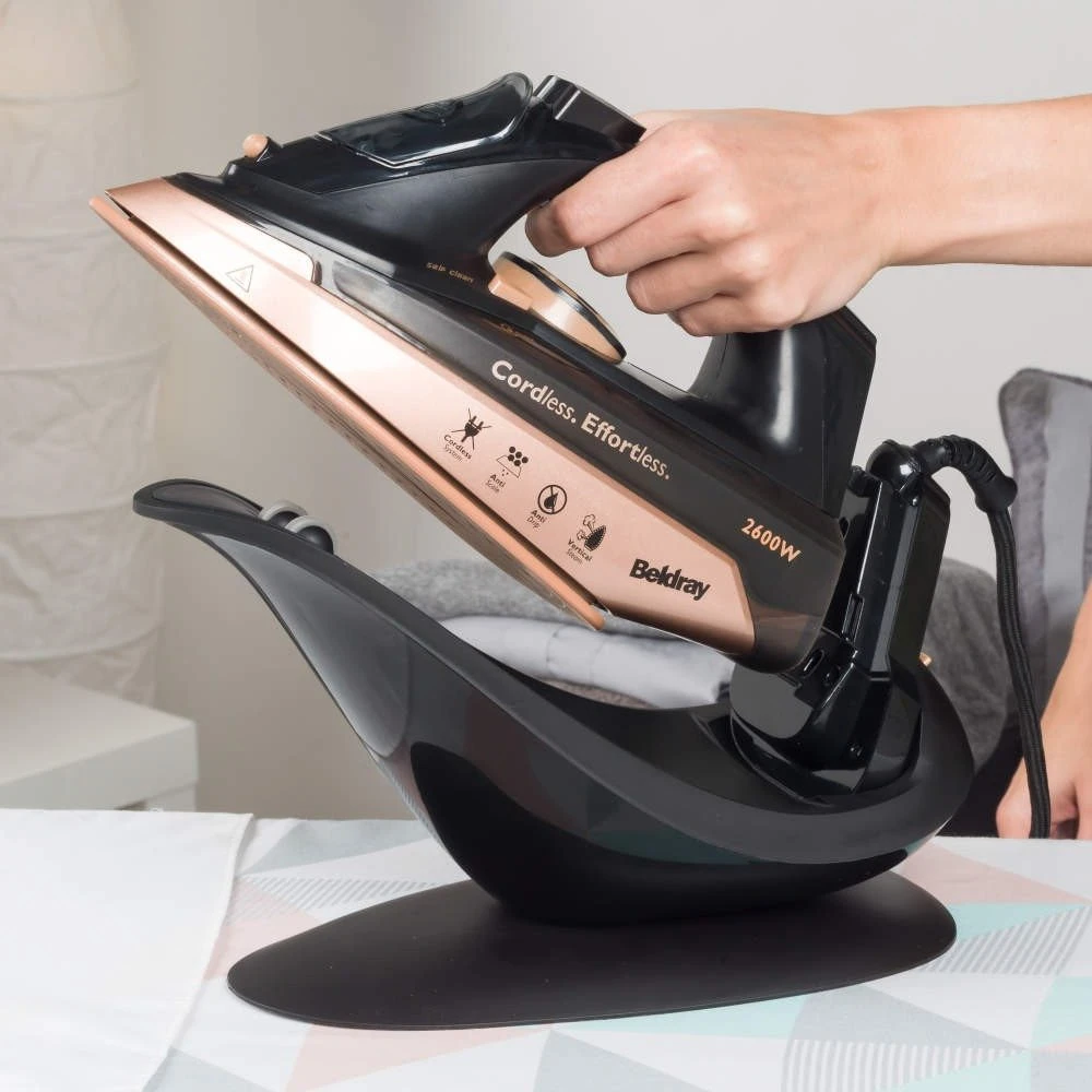 Beldray Lygintuvas Belaidis Garinis Lygintuvas Beldray 2in1 2600W 300ml Stotis Anti-Calc-Drip