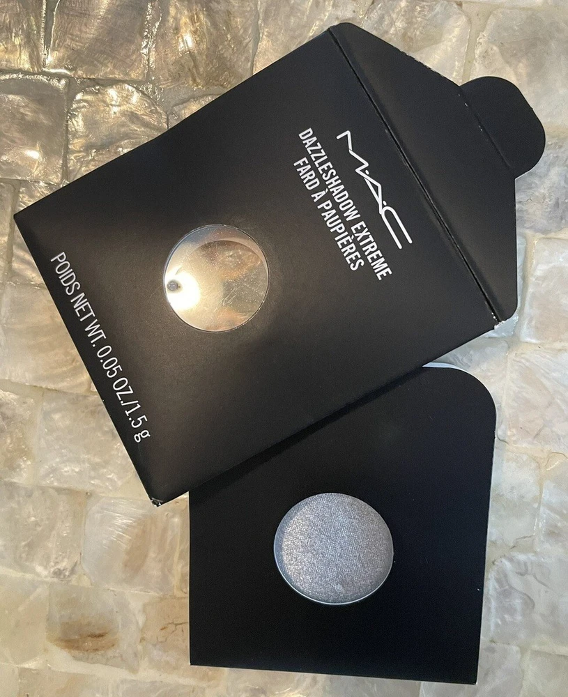 „MAC Cosmetics Dazzleshadow Extreme“ akių šešėlių palečių papildymas („Pro Palette Refill Pan“) 1,5 g, „Discotheque“