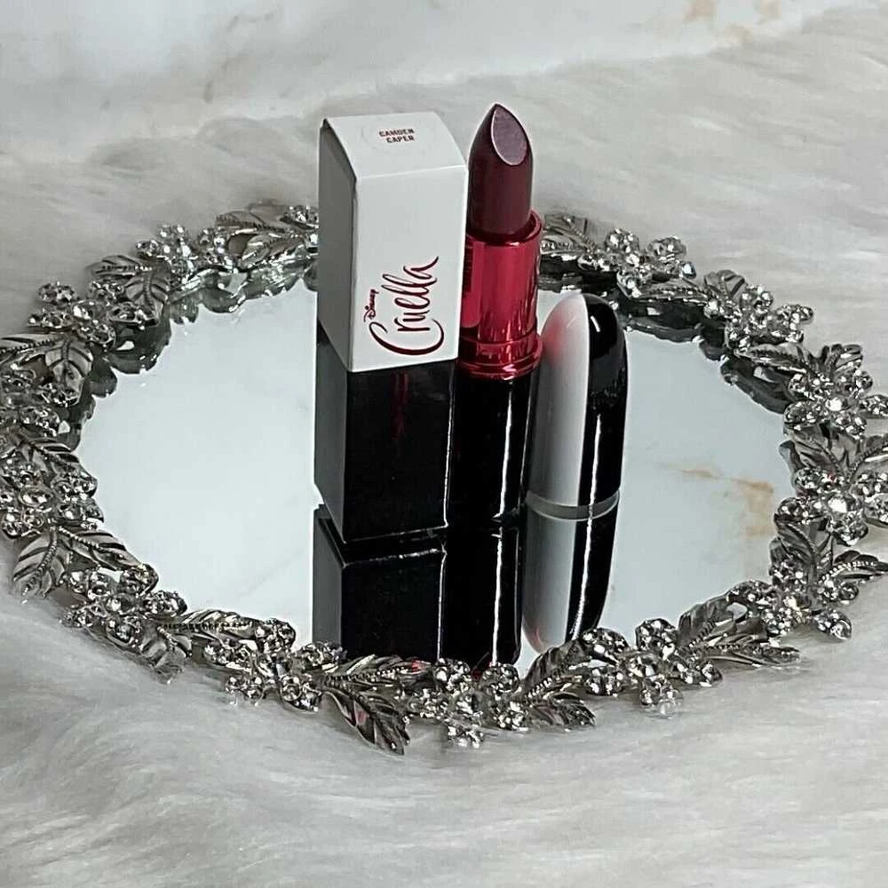 MAC Disney Cruella Matte Kreminis Kreminis Lipstick Camden Caper, 3 g