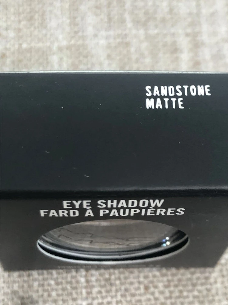 MAC Cosmetics Matte akių šešėliai (Small Eyeshadow Matte) 1,5 g, Sandstone