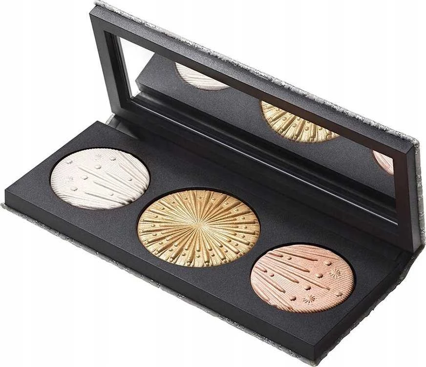 MAC „Flashing Ice Extra Dimension“ šviesinamoji žvilgančioji paletė „Light“, 9 g