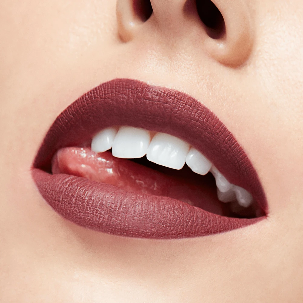 MAC Locked Kiss 24HR skysti lūpų dažai 52 Vixen, 4 ml