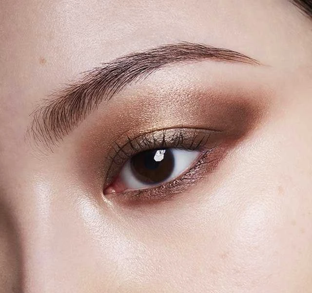 „MAC Surprise Eyes“ akių šešėlių paletė, šilta, 8,4 g