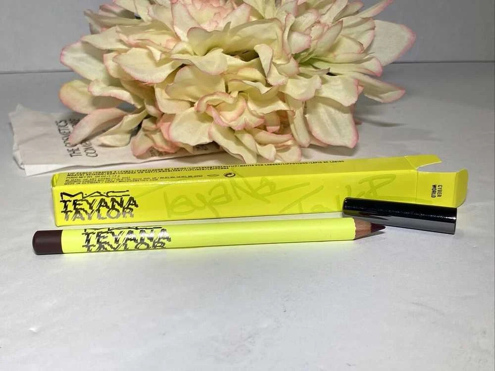 MAC Teyana Taylor lūpų pieštukas Cyber World 1.14 g