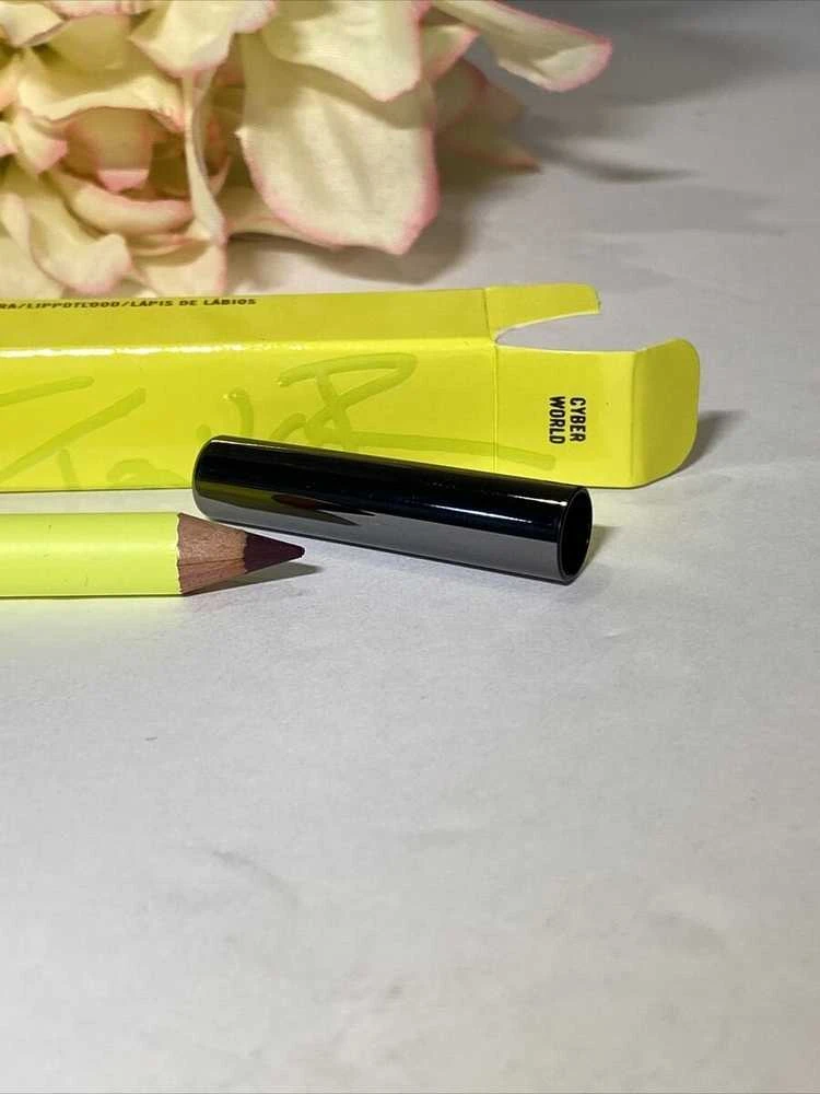 MAC Teyana Taylor lūpų pieštukas Cyber World 1.14 g