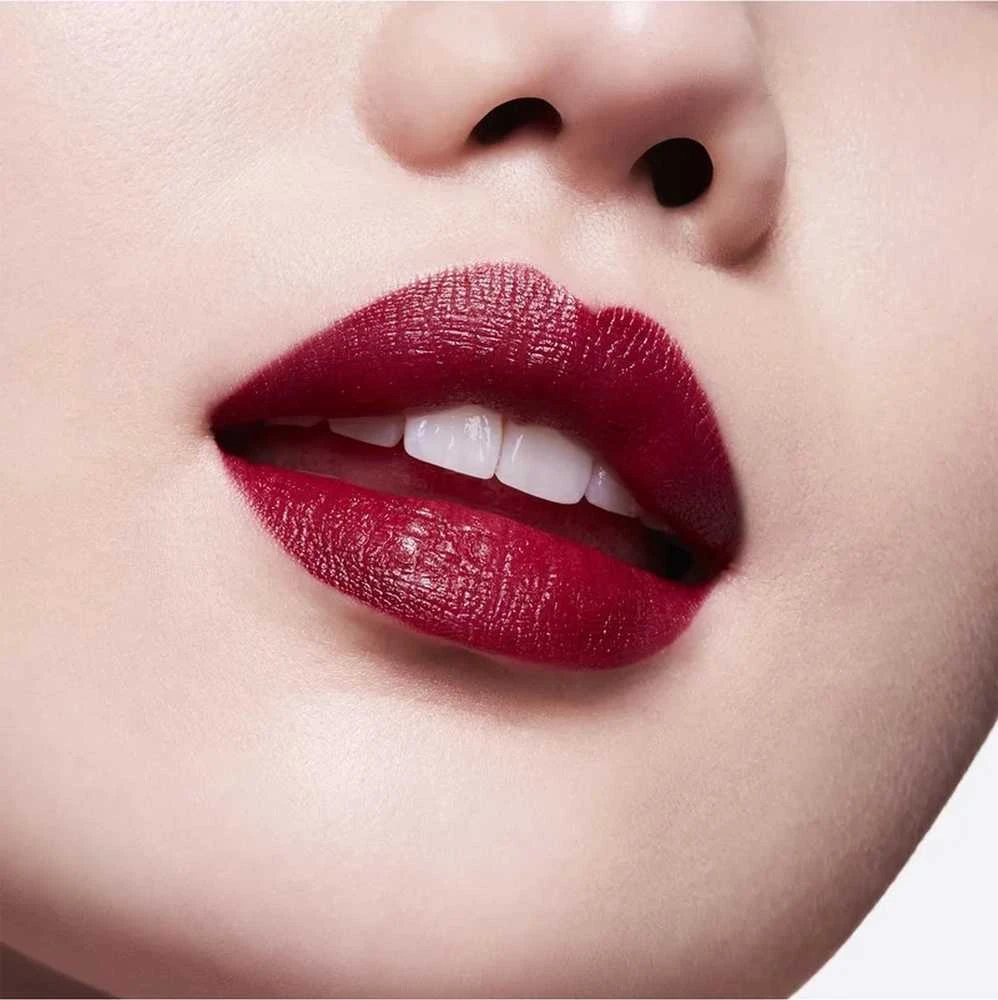 MAC moteriški lūpų dažai „Matte Kreminis“ – „Magic Charmer“, 3 g.