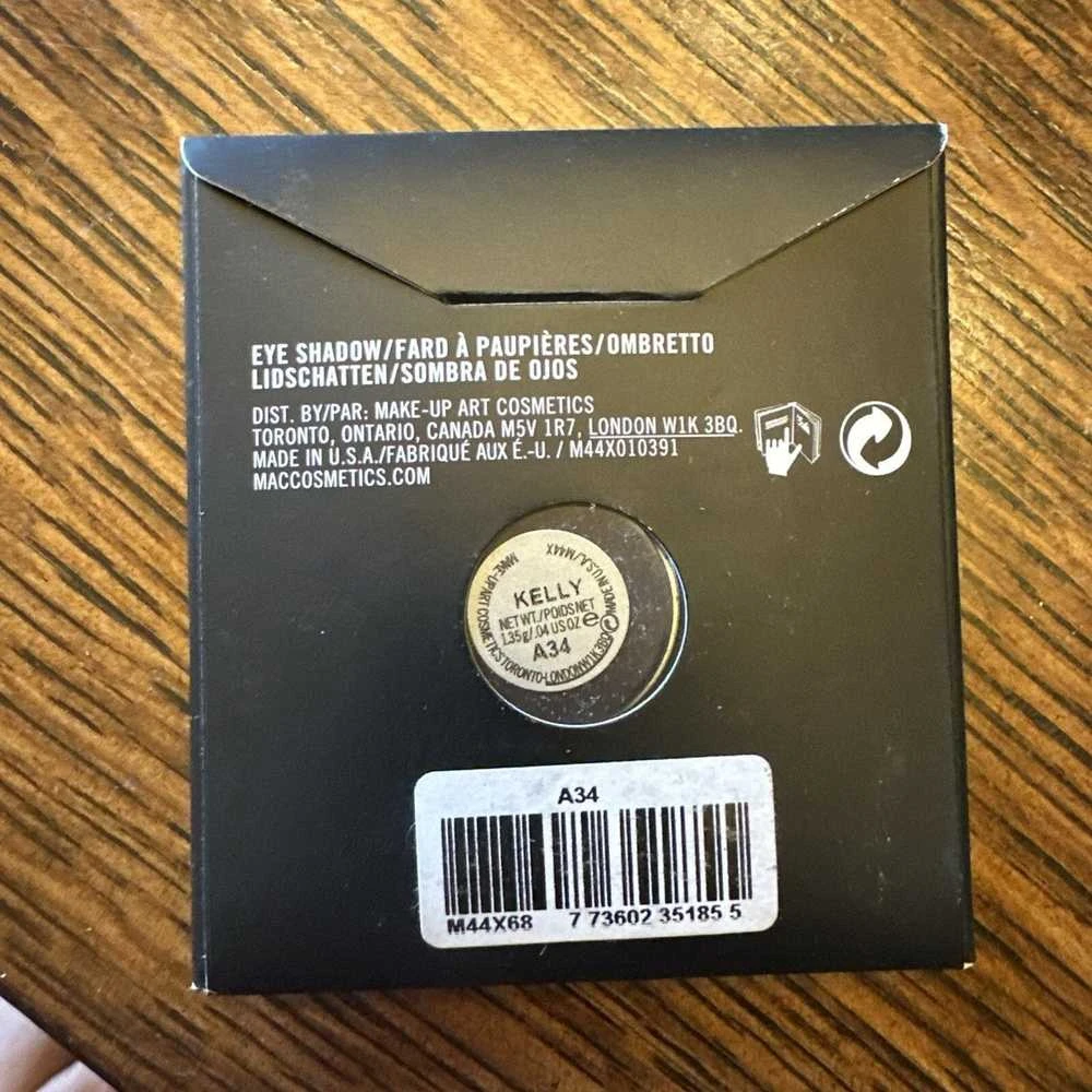 MAC Pro matinių akių šešėlių pudra „Kelly“ papildymas 1,35 g
