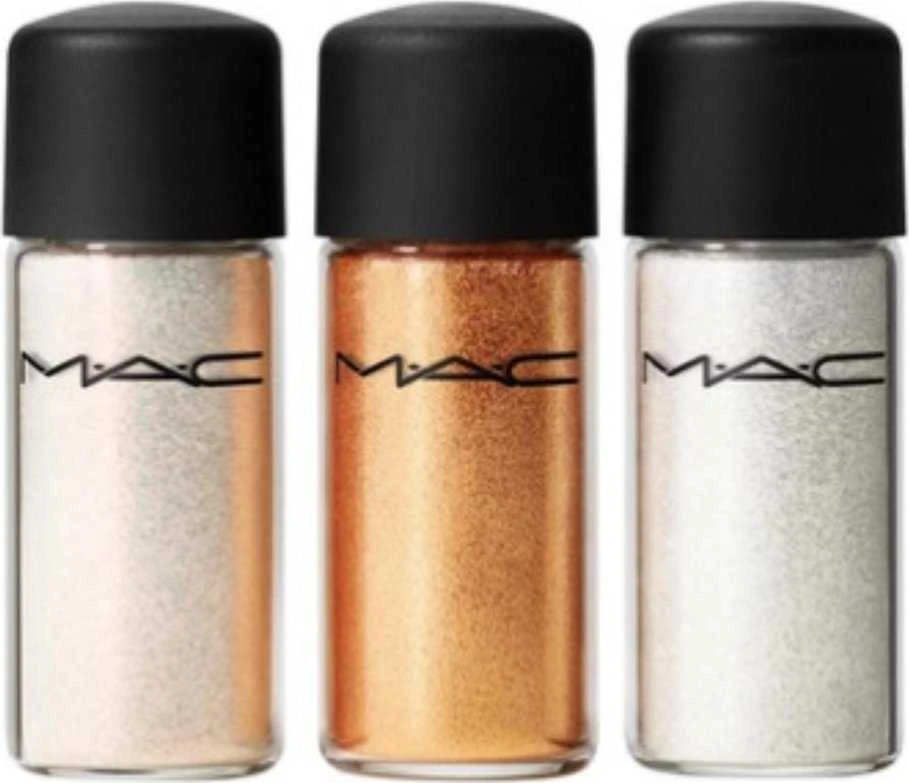 „Sprinkle Of Magic“ rinkinys MAC: mini birūs blizgučių akių šešėliai aukso spalvos 2,5 g + mini birūs blizgučių akių šešėliai raudonos spalvos 2,5 g + mini birūs blizgučių akių šešėliai bronzos spalvos 2,5 g