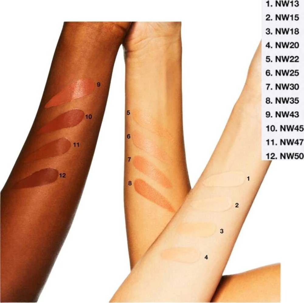 MAC Studio Waterweight ilgai išliekantis skystas makiažo pagrindas su vitaminu E NW50 SPF 30, 30 ml