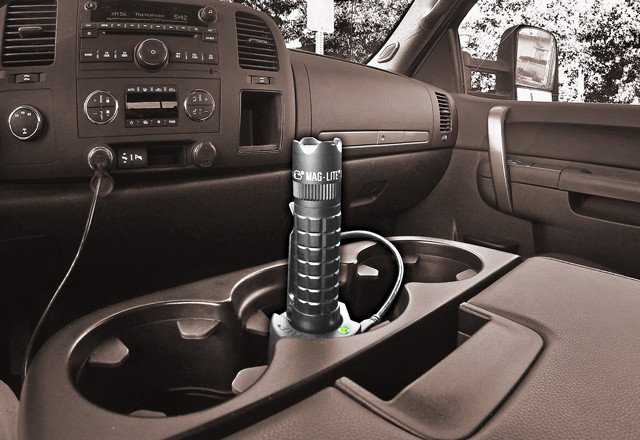Maglite Mag-Tac Įkraunamas karūnuotas juodas rėmelis