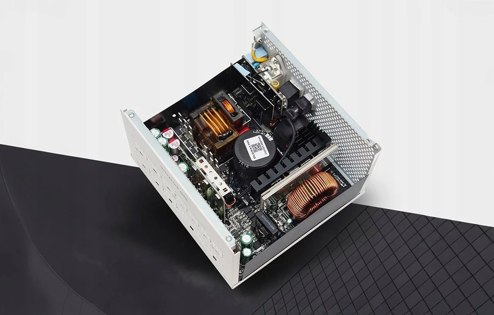 „DarkFlash PMT1050“ kompiuterio maitinimo šaltinis (baltas)